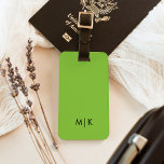 Chartreuse Grönt | Modern Monogram Bagagebricka<br><div class="desc">Den här moderna bagageteckendesignen har en färgstark,  slitstark grönt,  med initialer i fet svart text för ett utseende som är trendig och snyggt.</div>