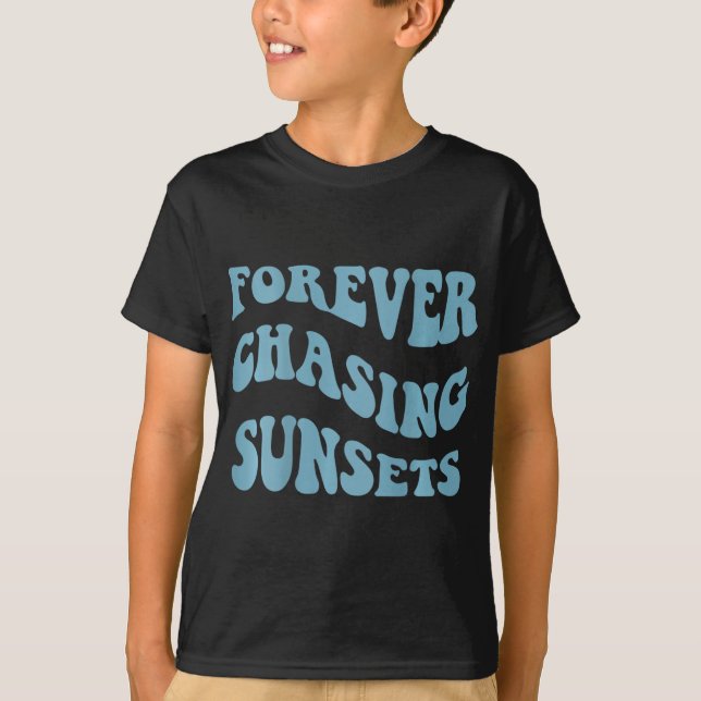Chase Sunset Ord on Back Trendig Aestthetic T Shirt (Framsida)