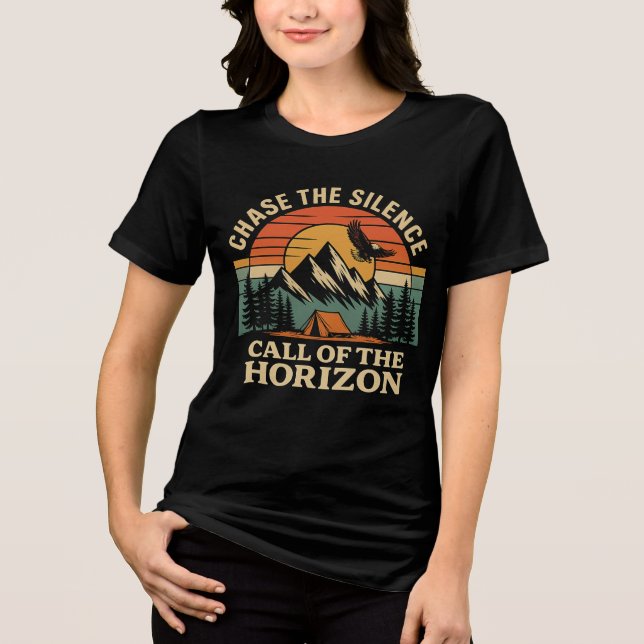 Chase the Silence - Call of the Horizon Adventure  T Shirt (Framsida)