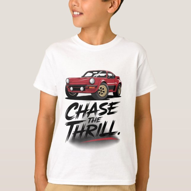 Chase Thrill: Äventyr Awaits T-Shirt (Framsida)