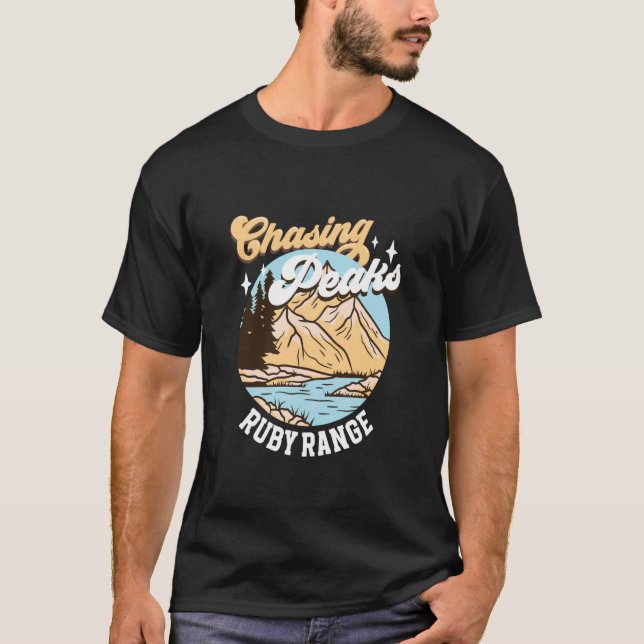 Chasing Peaks - Ruby Range T Shirt (Framsida)