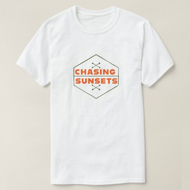 "Chasing Sunsets: Capture the Magic of Golden Hour T Shirt (Design framsida)