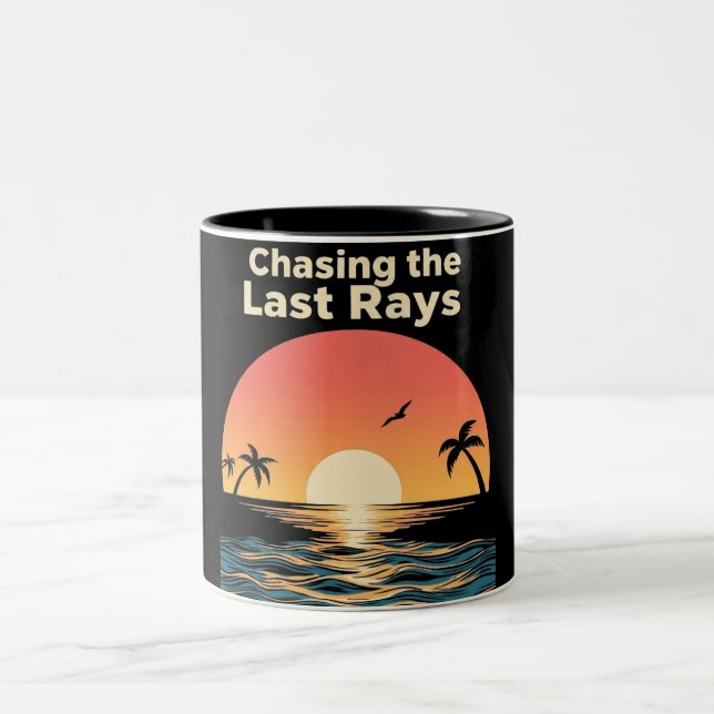 Chasing The Last Ray – Sunset Dreamer Aesthetic Två-Tonad Mugg (Center)