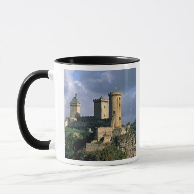 Chateau Comtal Slottet för grevarna av Mugg (Vänster)