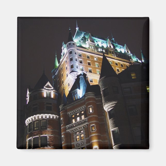 Chateau Frontenac Castle Lit uppe vid Nattmagnet Magnet (Framsidan)