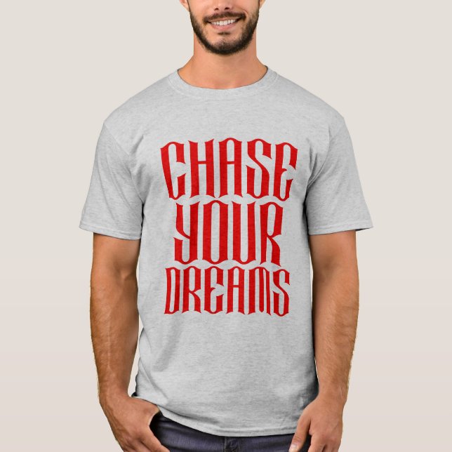 Checka in Dreams Typography T Shirt (Framsida)