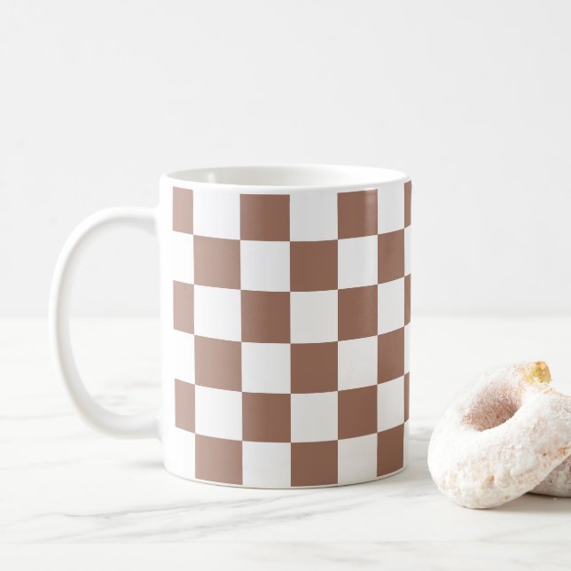Checker-kvadrater, mocha brun vit geometrisk retro kaffemugg (Med munk)