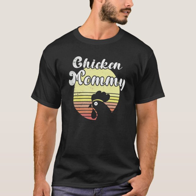 Cheeky Chicken Retro Sunset Chicken Mamma Chicken T Shirt (Framsida)