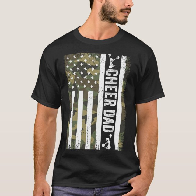 Cheer Pappa Camo American Flagga Fars dag Cheerlea T Shirt (Framsida)