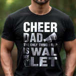 Cheer Pappa, min plånbok är min plånbok. Tröja<br><div class="desc">Visa ert stöd för er cheermanager med den här roliga och hänförliga "Cheer Pappa: Den enda Sak jag flip är min plånbok" t-shirt! Den här skjortan är perfekt för cheer pappor som förstår det ekonomiska åtagandet från cheerLeaderme, men som inte skulle handla för världen. Det är en underbar gåva för...</div>