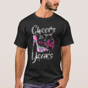 Cheer till 44 år gammal 44:e födelsedag med hög hä t shirt