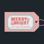 Cheerful Santa Ansikte | Märk och ljus Presentetikett<br><div class="desc">Den här julens märkre har en glad design med text som säger "Vill du ha en god och ljus Julhelg". Du kan anpassa dig med ditt namn i grund. På baksidan finns ännu en samordnande rosa och röd diagonal rand mönster.</div>