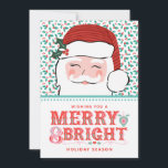 Cheerful Santa Merry & Bright | Rosa och Red Holly Julkort<br><div class="desc">Kortet har en glad Santa ansikte med en Julhälsningar stil-typografi i modern segerorienterad rosa och röd helgdag. Du kan anpassa dig med namnen.</div>