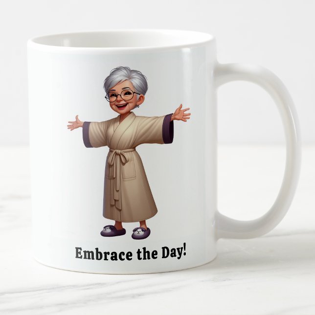 Cheerful Senior Citizen i en Mysigt Robe Kaffemugg (Skapare uppladdad)