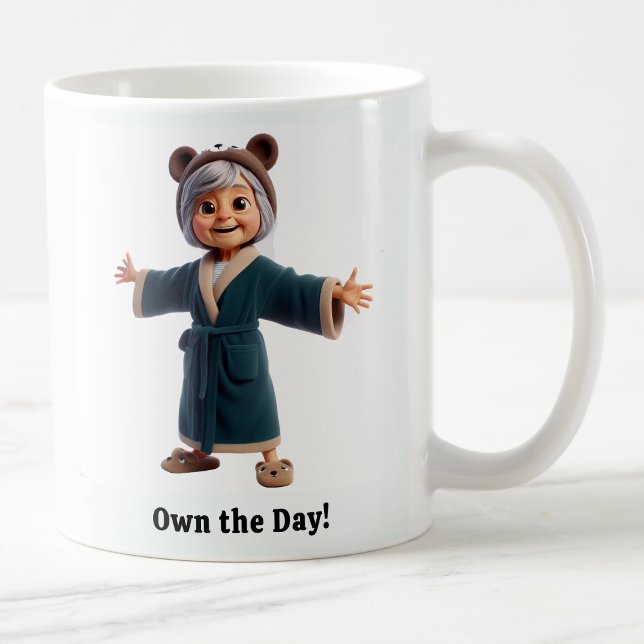 Cheerful Senior Citizen i en Mysigt Robe Kaffemugg (Skapare uppladdad)