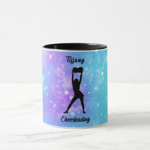 Cheerlead Snowflake Färg Blast med hennes Namn Mugg