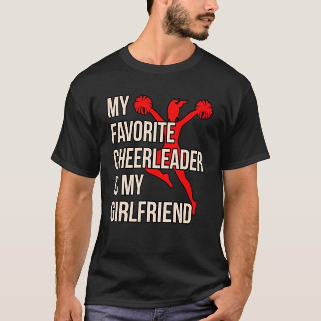 CheerLeader är min flickvän Cheerlead Squad Gr T Shirt (Framsida)