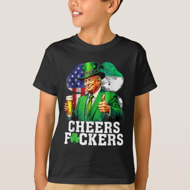 Cheers för St patricks day, lustig öl T Shirt (Framsida)