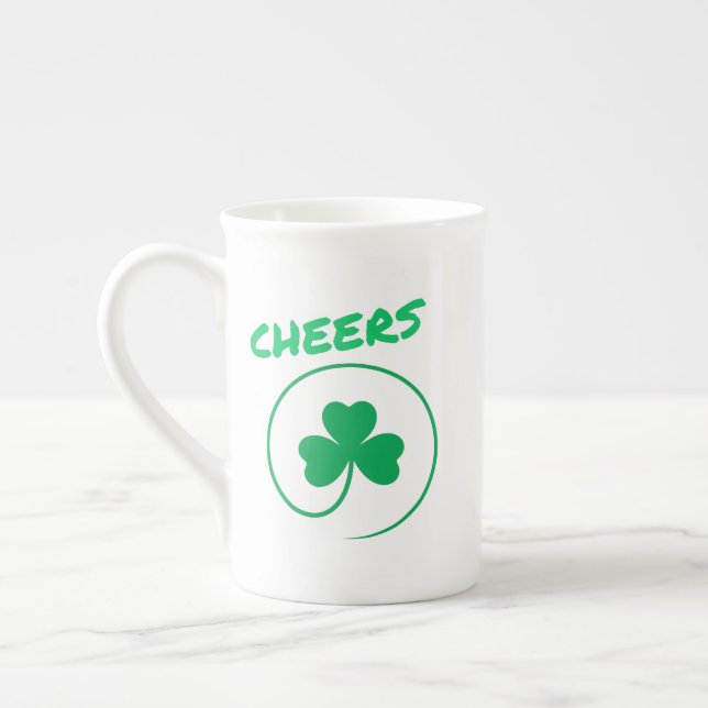 Cheers Klöver Shamrock Irish Grönt St patricks day Benporslin Mugg (Vänster)