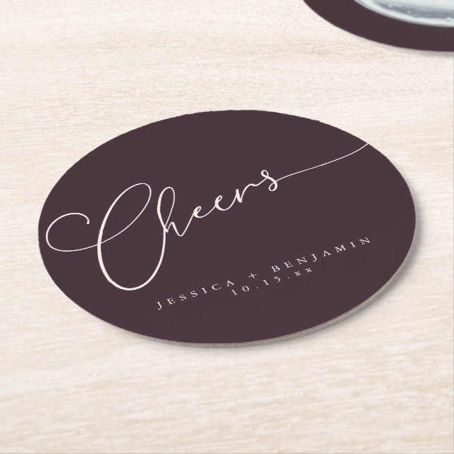 Cheers Minimalist Plum Script Anpassad Bröllop Underlägg Papper Rund (Vinklad)