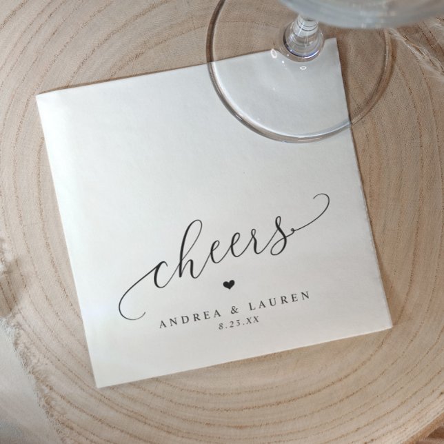 Cheers Napkins Heart Romantic Modern Bröllop Pappersservett (Cheers napkins personalized with couple's names and wedding date. Perfect for wedding cocktails)