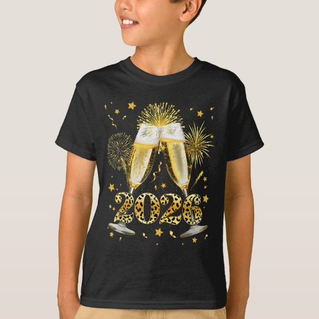 Cheers New Year 2026 Firework Happy New Year Famil T Shirt (Framsida)