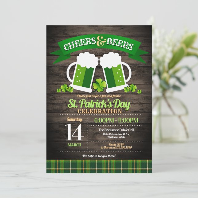 Cheers och Öl St. Patrick Day Party Inbjudningar (Stående Fram)