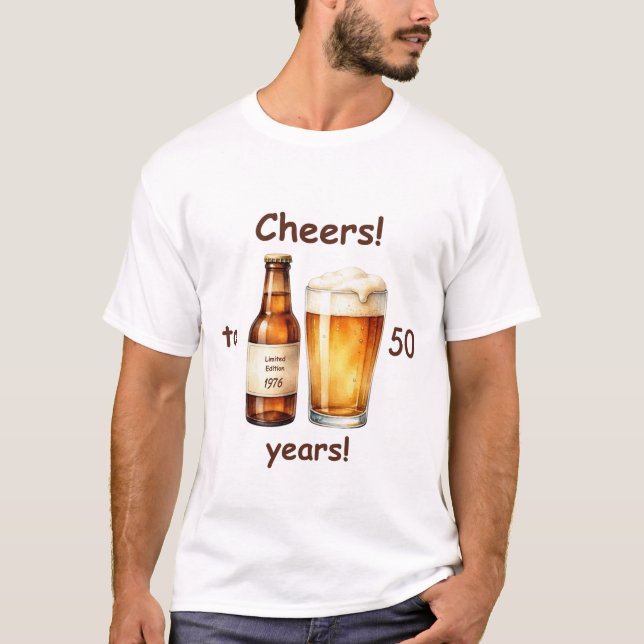 Cheers Öl Anpassad Ålder Födelsedags T-Shirt (Framsida)
