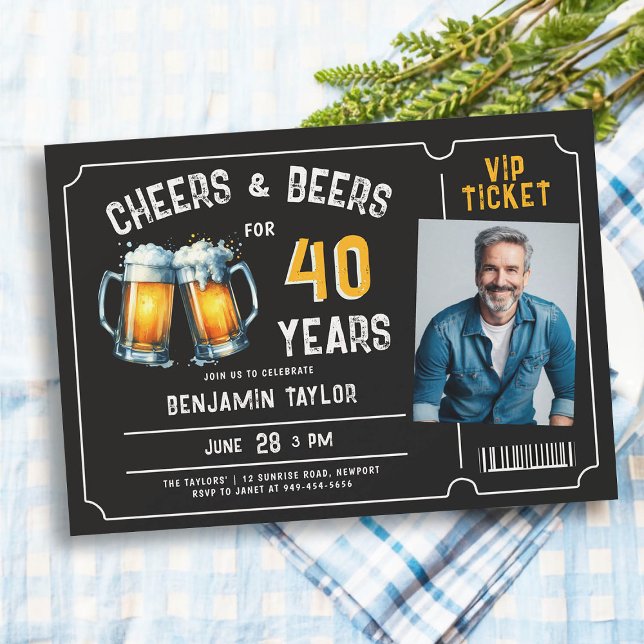 Cheers Öl Biljett Manar Black 40:e födelsedagsfoto Inbjudningar (cheers and beers 40 years men birthday party invitation with photo black white orange ticket rustic)
