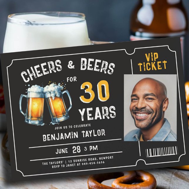 Cheers Öl Biljett Manar Rustic 30års födelsedag Ph Inbjudningar (mens 30th birthday beer party invitation ticket photo black white yellow cheers rustic fun classy)