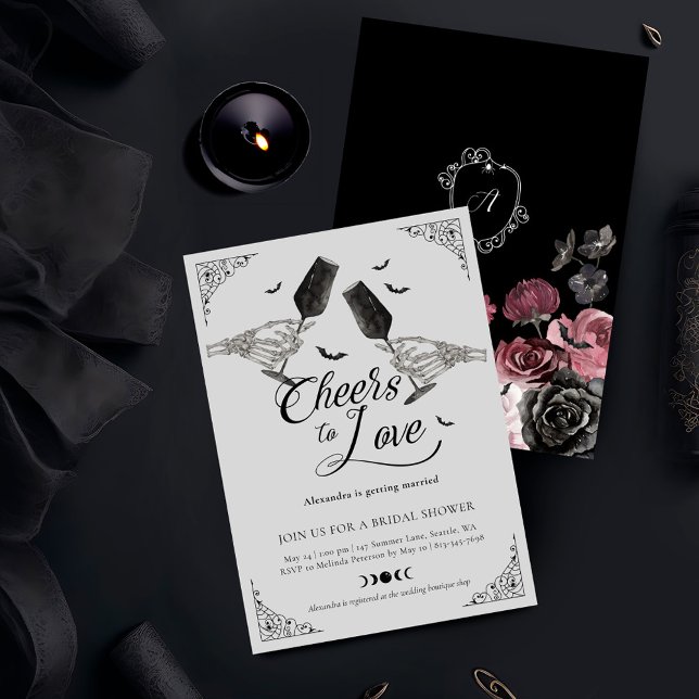 Cheers till Kärlek Skeleton Hand Gothic Möhippa Inbjudningar (Cheers to Love Skeleton Hand Gothic Bridal Shower Invitation)