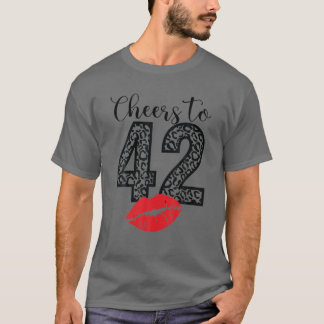 Cheers to 42 Years Läppar Grattis på födelsedagen T Shirt