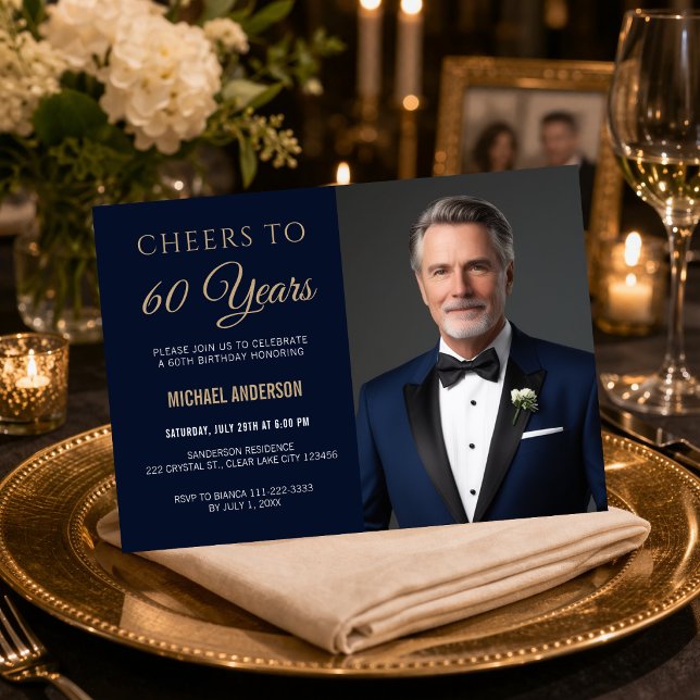 Cheers to 60 Years Invite Inbjudningar (Elegant navy and gold 60th birthday invitation with “Cheers to 60 Years” design)