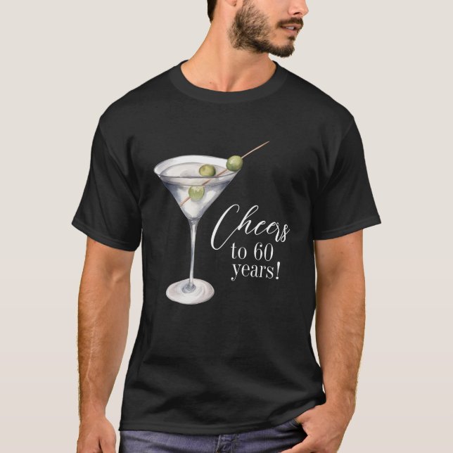 Cheers to 60 Years Martini Cocktail-Födelsedagsfes T Shirt (Framsida)