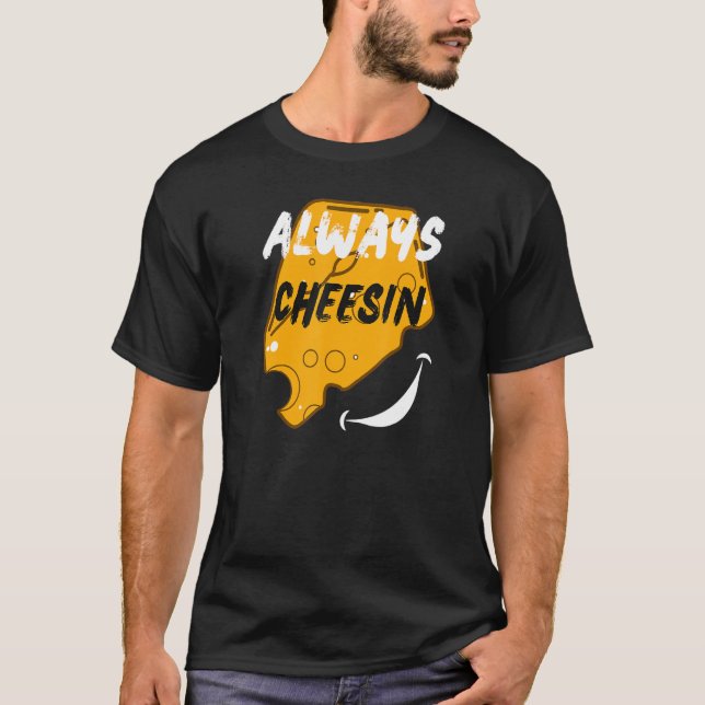 Cheesing Happy graphic T Shirt (Framsida)