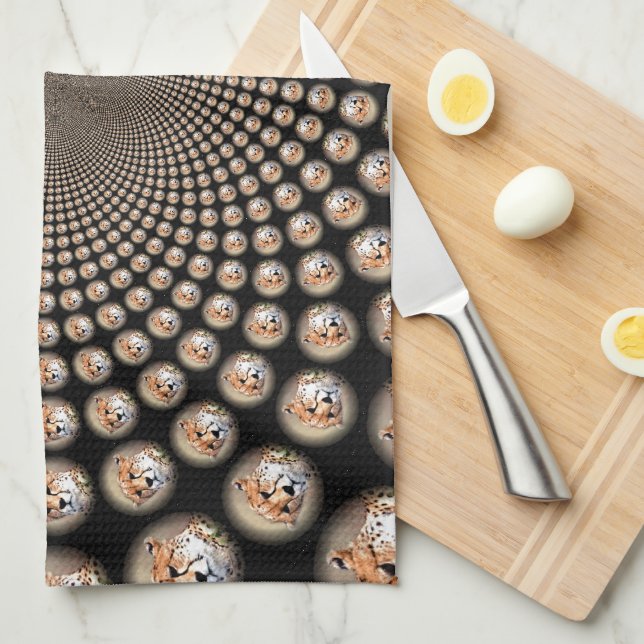 Cheetah Spin Spectacle - Kattdjur Frenzy: Färgfull Kökshandduk (Vikt i Fjärdedel)