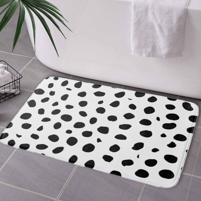 Cheetah Spots Black White Badrumsmatta (Cheetah Spots Black White Bath Mat by Looly Elzayat)