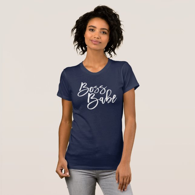 CHEF BABE, vit minimal trendig för skript, arbetso T Shirt (Hel framsida)