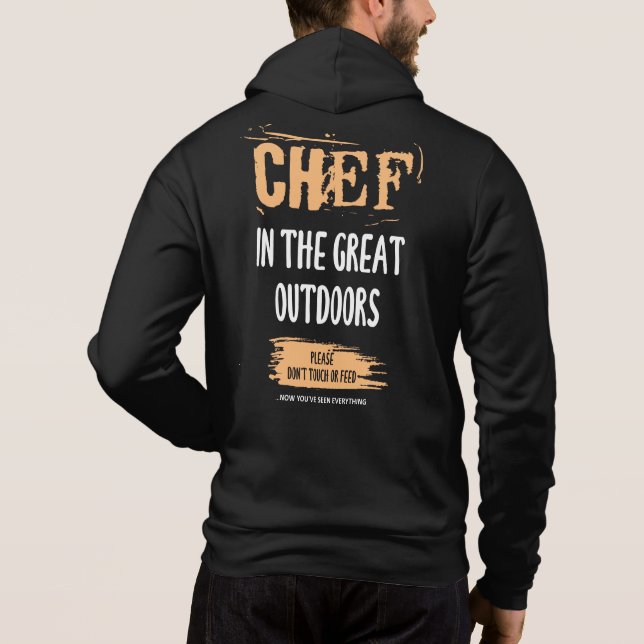 Chef i underbaren utomhus. Cook Gift Idea. T Shirt (Baksida)