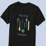 Chef-Personlig T Shirt<br><div class="desc">Roligt Chef-design med vintage köksredskap för din favoritkock,  kock eller grillexpert. Ändra namn och texten för att anpassa den.</div>