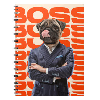 Chef under ledning av hund huvud som står med händ anteckningsbok