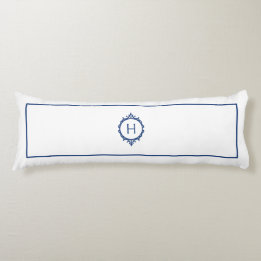 Chelsea Blue och White Monogrammed Body Pillow Kroppskudde