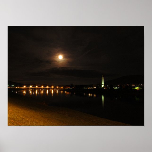 Chemung River på natten Poster (Framsidan)