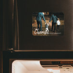 Cherish Varje ögonblick Quote Family Photo Magnet<br><div class="desc">Dekorera kylskåpet eller magneten yta med en påminnelse om att du alltid ska passa varje ögonblick med hjälp av "Cherish Varje Moment" Magnet. Den här magneten har elegantens kalligrafi och typografi placerad över ett familjefoto med hjärtslitande egenskaper och fungerar som en daglig inspirationskälla för att uppskatta små glädjer och värdefulla...</div>