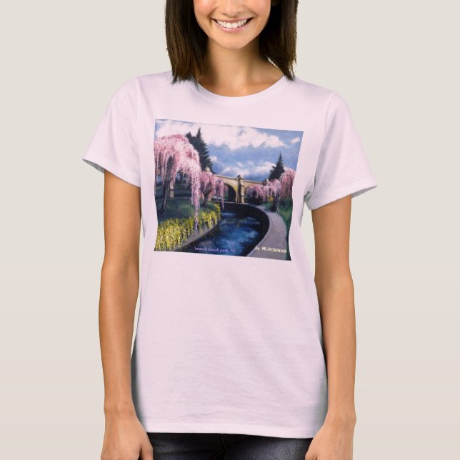 CHERRY BLOMMAR,#1 T-SHIRT (Framsida)