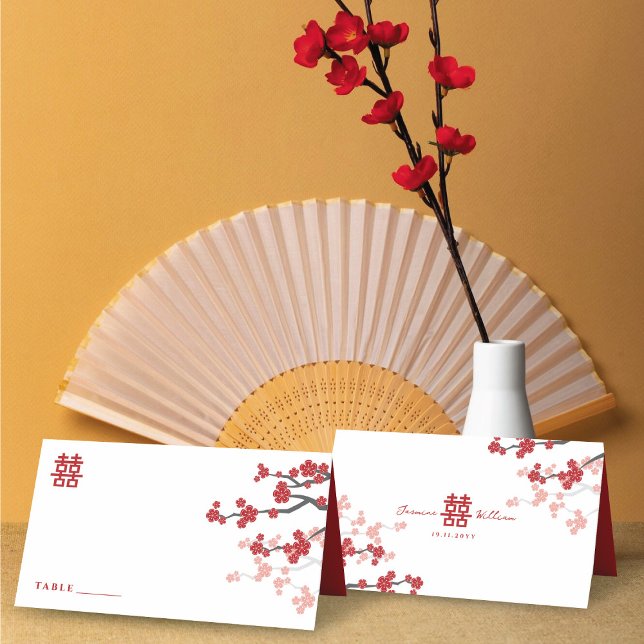 Cherry Blommars & Dubbla Happity Chinese Bröllop Placeringskort (Red Cherry Blossoms & Double Happiness Chinese Wedding Folded Place Card @ fatfatin_red_knot)