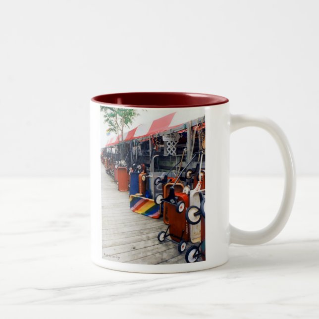 Cherry Grove Pride Wagon Mugg (Höger)