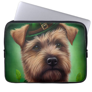 Chesapeake Bay Terrier i St. Patrick Dress Laptop Fodral