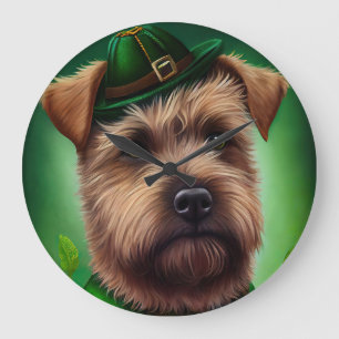 Chesapeake Bay Terrier i St. Patrick Dress Stor Klocka