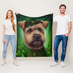 Chesapeake Bay Terrier i St. Patrick's Day-dräkt Fleecefilt